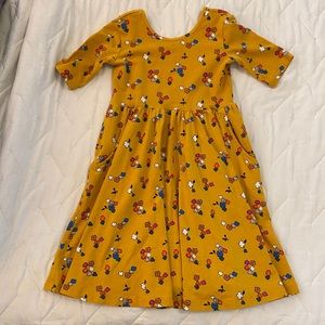 Hanna Andersson yellow floral skater dress 130/8